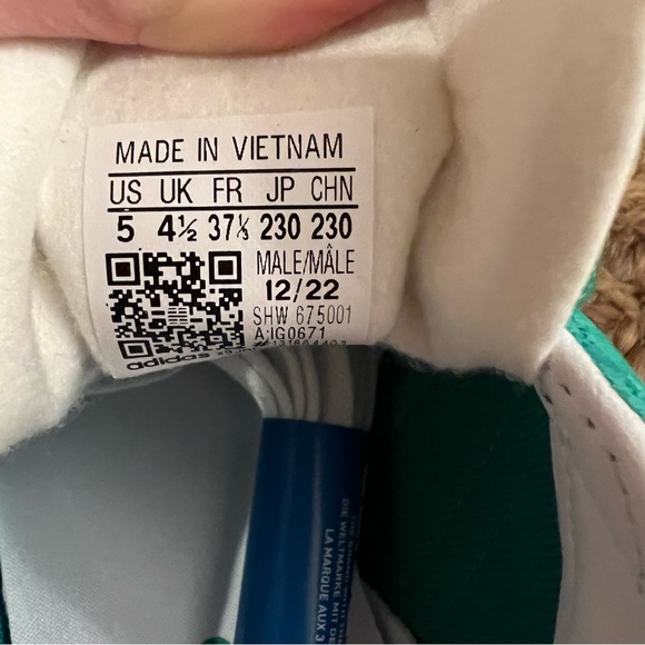 NWT Adidas Gazelle Originals Sneakers Courtyard Green Gum Sole Sz Men 5/Women 6 - Picture 14 of 16